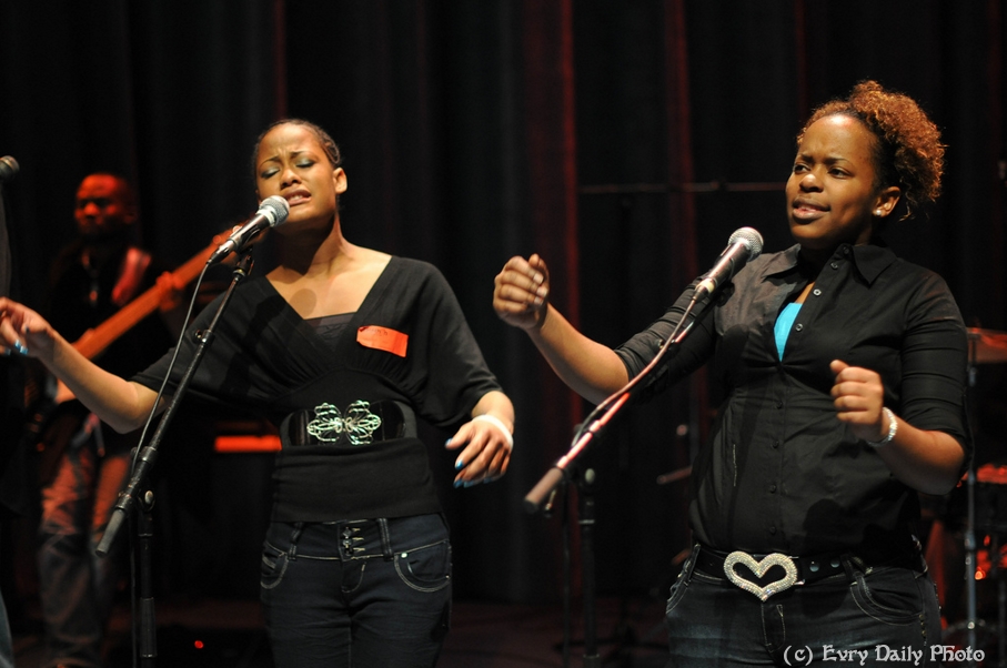 Evry Daily Photo - Telethon Evry 2010 - Concert Evry University Gospel - large - 5243986308.jpg